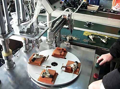 自動擰螺絲機(jī)